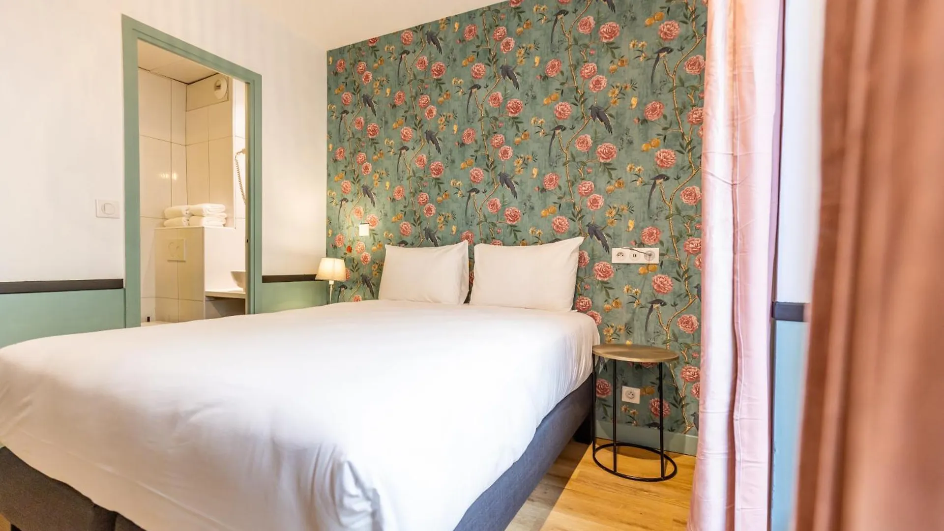 Vintage Paris Gare Du Nord By Hiphophostels Hotel