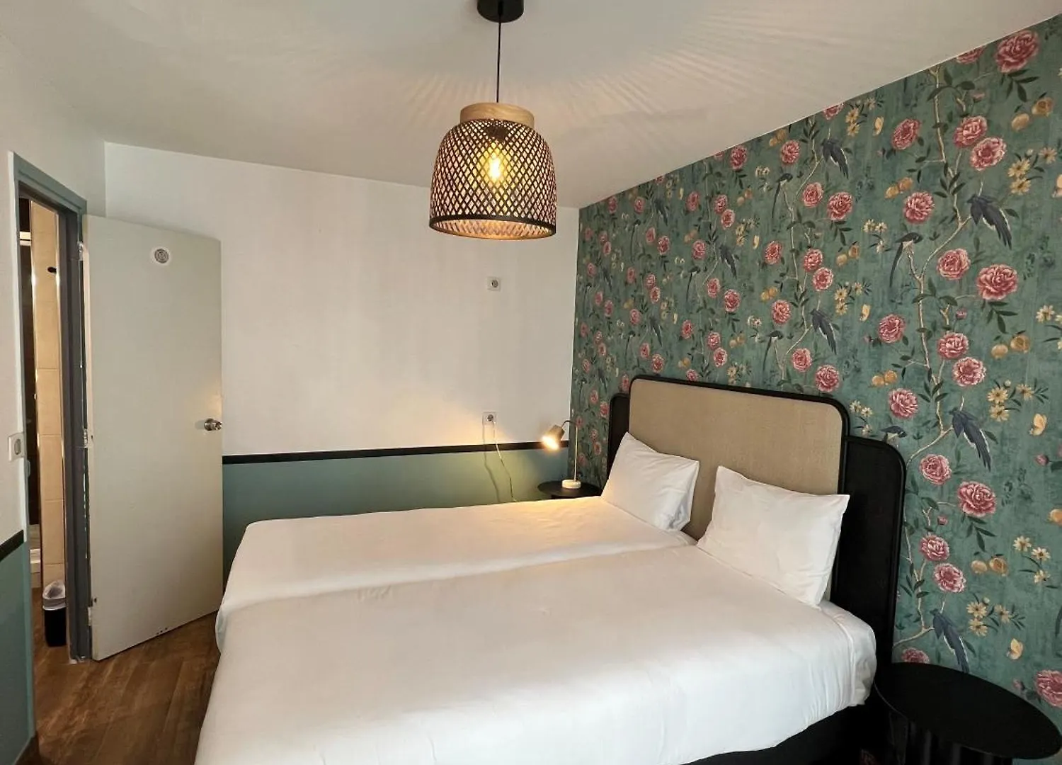 Vintage Paris Gare Du Nord By Hiphophostels Hotel