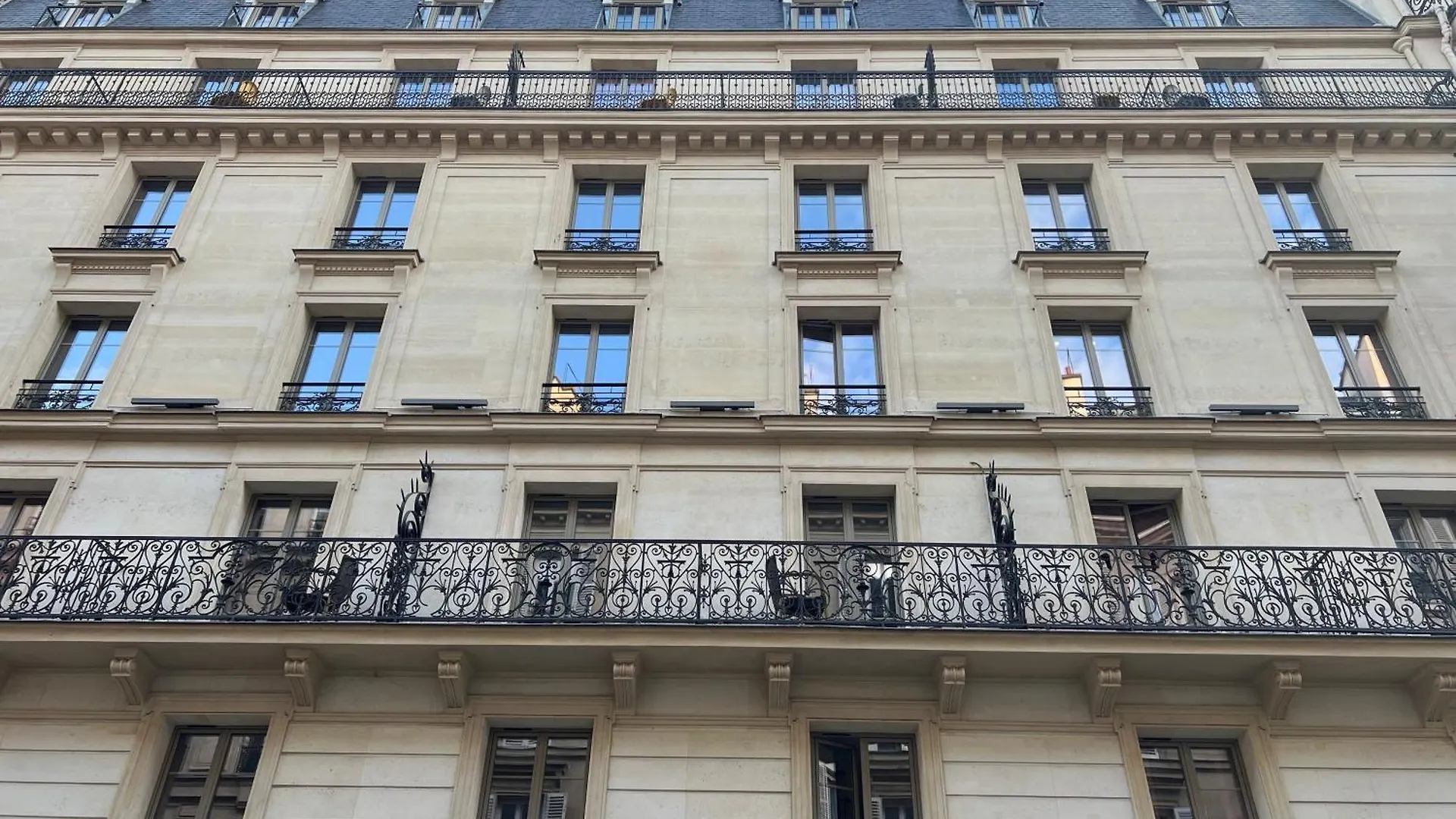 Vintage Paris Gare Du Nord By Hiphophostels Hotel