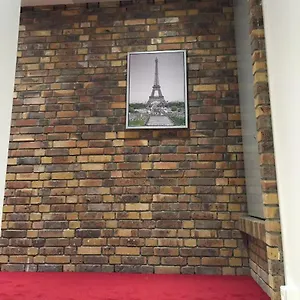 Tour Eiffel Grenelle Paryż